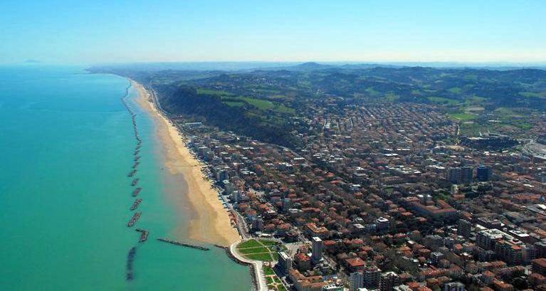 Appartamenti Pesaro Mare Ledimar Exteriör bild
